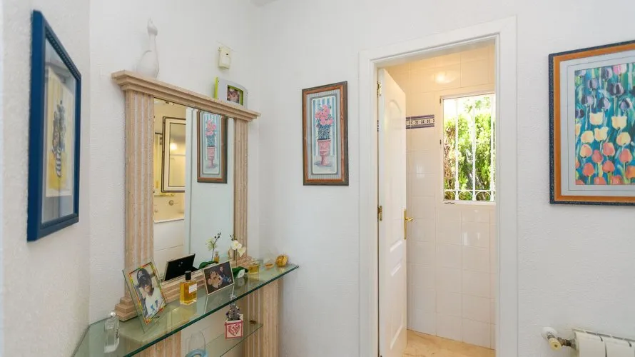Villa de 194m² en Alicante, Spain No. 1360 № 8