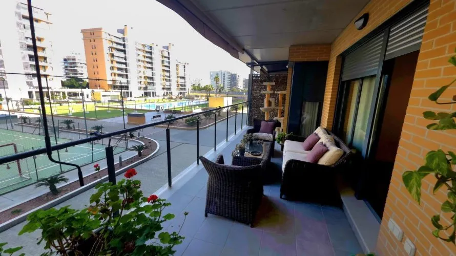 Apartamento de 3 dormitorios en Alicante, Spain No. 2019 № 22