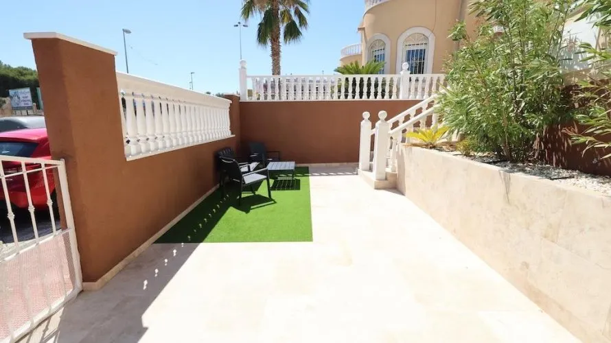 Apartamento de 3 dormitorios en Campoamor, Spain No. 1989 № 2