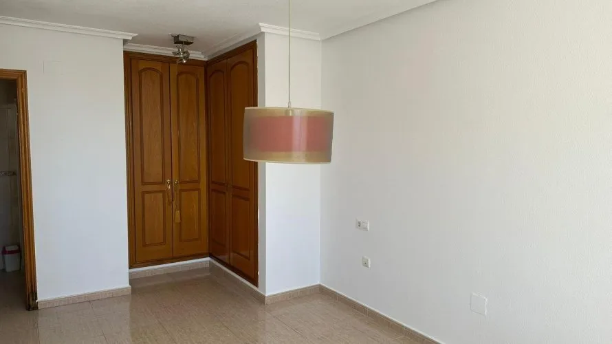Apartamento de 2 dormitorios en Torrevieja, Spain No. 2190 № 3