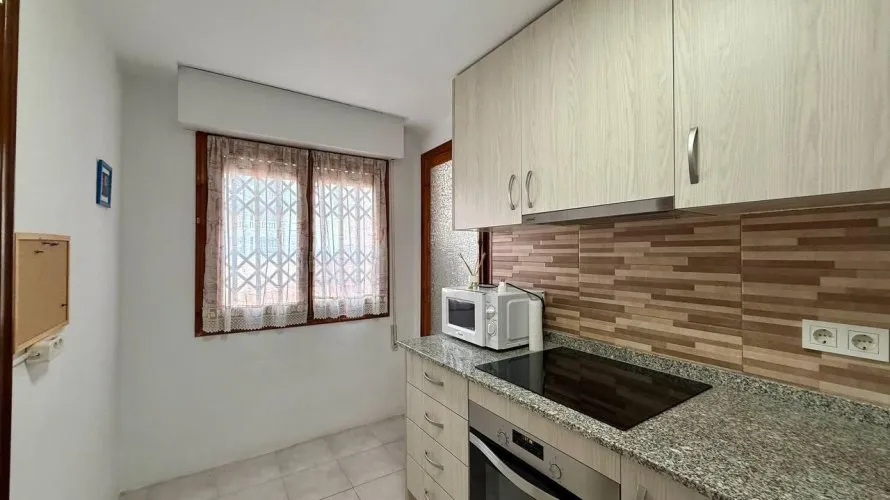 Apartamento de 2 dormitorios en Torrevieja, Spain No. 2194 № 9