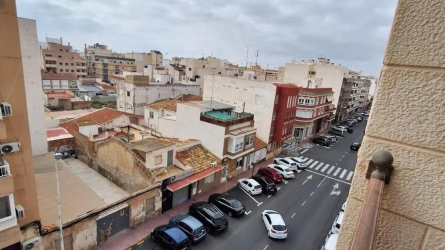 Apartamento de 2 dormitorios en Torrevieja, Spain No. 2043 № 10