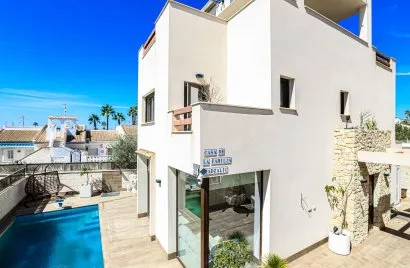 Villa de 101m² en Ciudad Quesada, Spain No. 1063