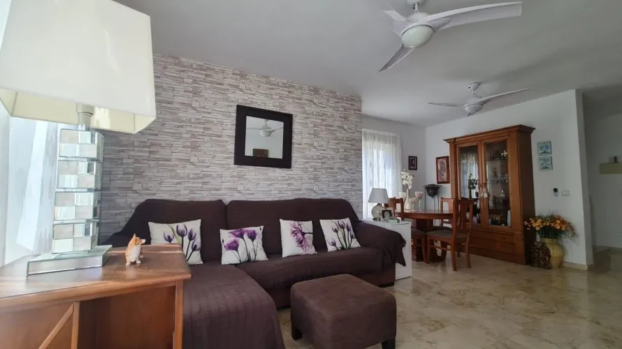 Villa de 124m² en Alicante, Spain No. 966 № 1