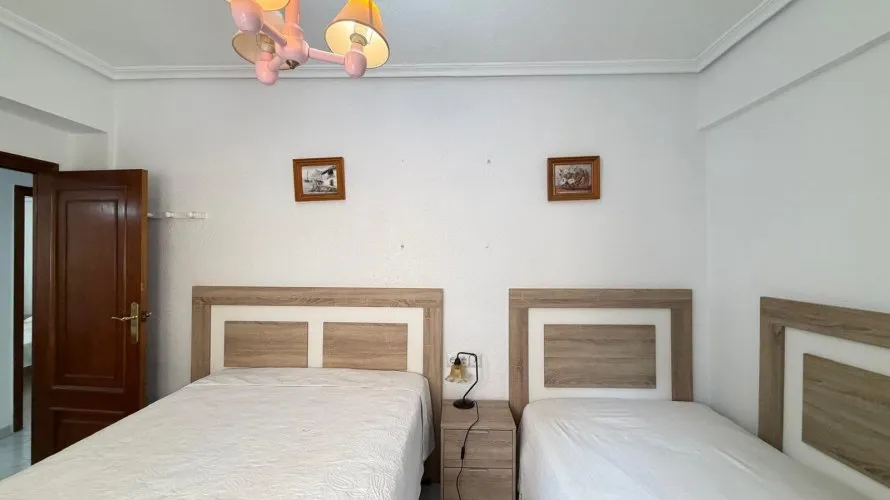 Apartamento de 3 dormitorios en Torrevieja, Spain No. 2242