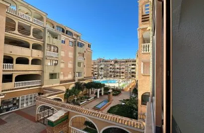 Apartamento de 3 dormitorios en Torrevieja, Spain No. 2127
