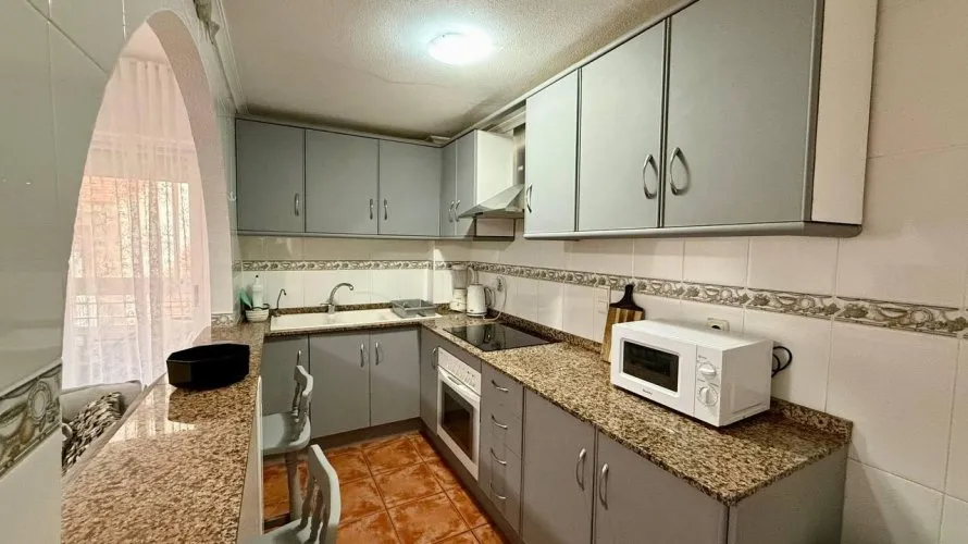 Apartamento de 2 dormitorios en Torrevieja, Spain No. 2033 № 10