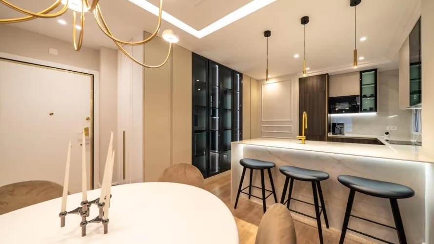 Apartamento de 3 dormitorios en Madrid, Spain No. 985 № 2