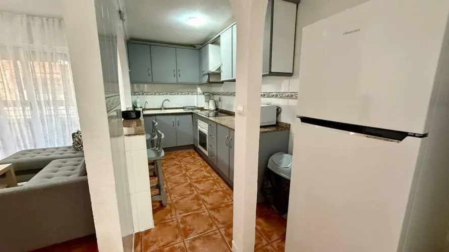 Apartamento de 2 dormitorios en Torrevieja, Spain No. 2033 № 6