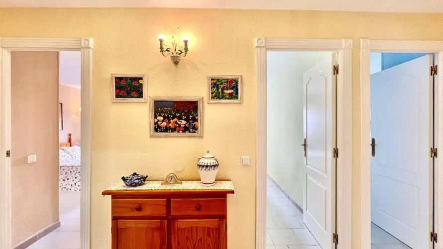 Apartamento de 3 dormitorios en Torrevieja, Spain No. 994 № 28