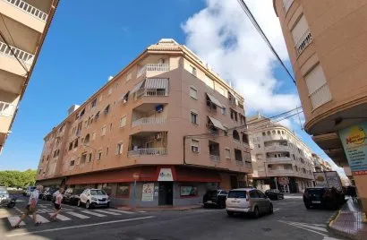 Apartamento de 2 dormitorios en Torrevieja, Spain No. 2073