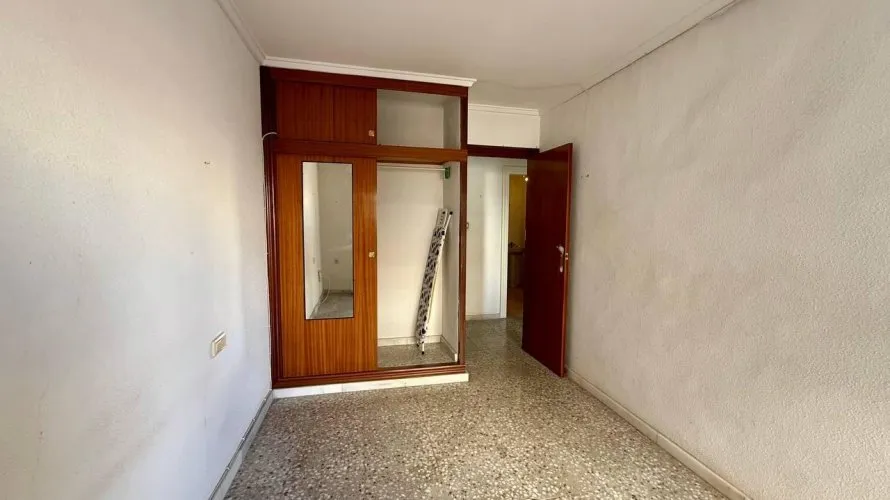 Apartamento de 3 dormitorios en Torrevieja, Spain No. 2096
