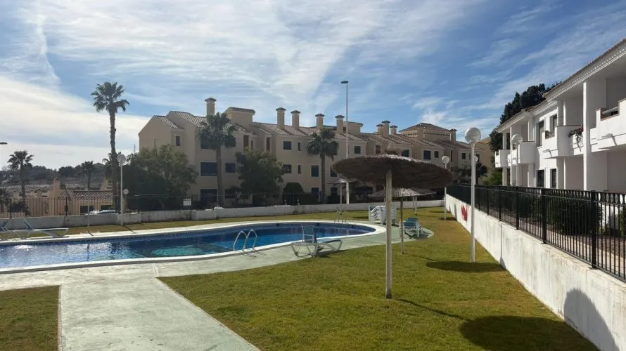 Apartamento de 2 dormitorios en Campoamor, Spain No. 987 № 21