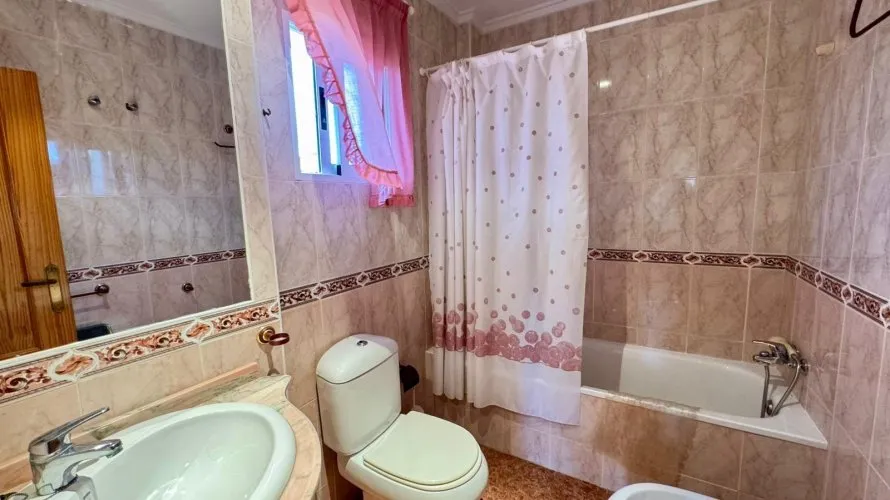 Apartamento de 3 dormitorios en Torrevieja, Spain No. 1031 № 16