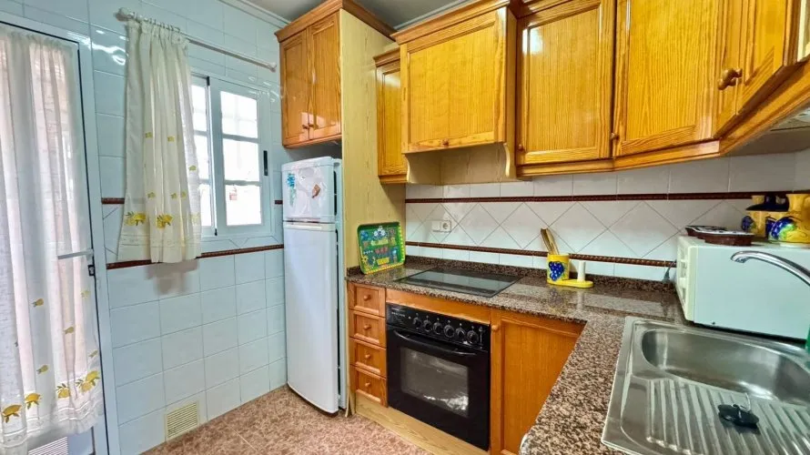 Apartamento de 3 dormitorios en Torrevieja, Spain No. 1031 № 2