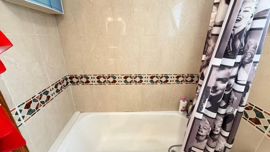 Apartamento de 2 dormitorios en Torrevieja, Spain No. 2120 № 17
