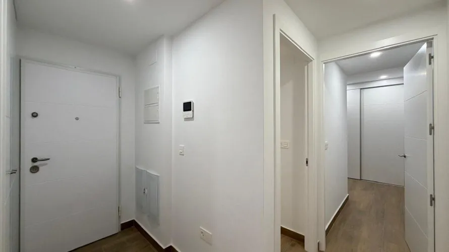 Apartamento de 2 dormitorios en Torrevieja, Spain No. 2018