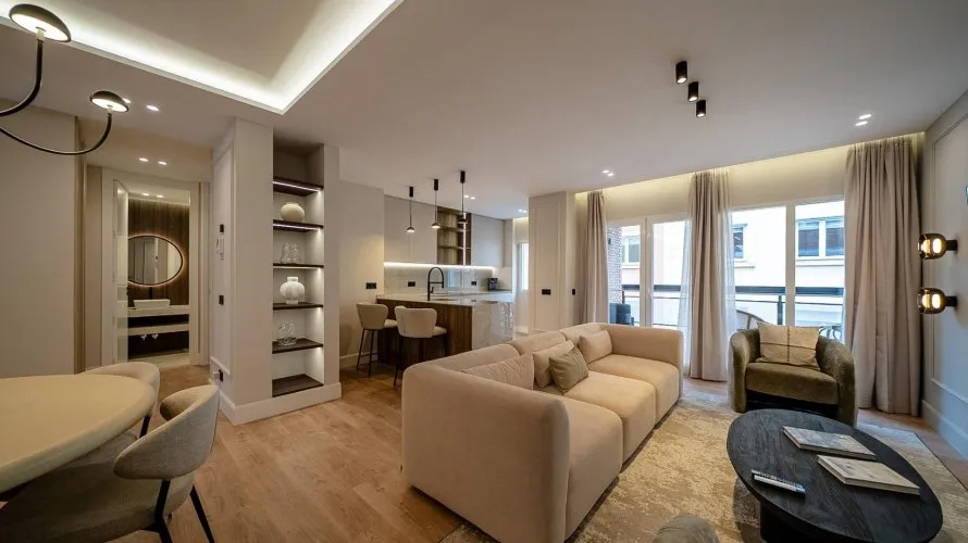 Apartamento de 3 dormitorios en Madrid, Spain No. 1027 № 2