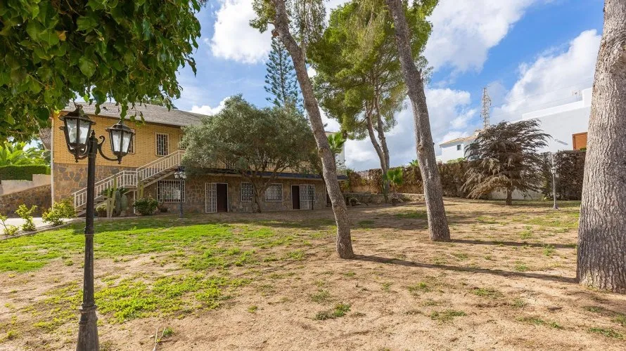 Villa de 5 dormitorios en Campoamor, Spain No. 1017 № 3