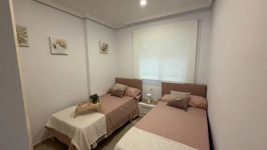 Apartamento de 2 dormitorios en Alicante, Spain No. 1163 № 17