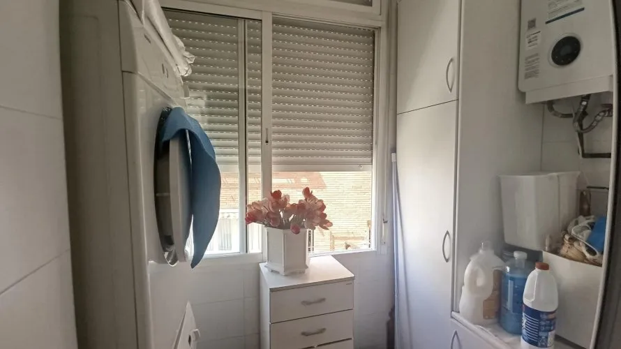 Apartamento de 2 dormitorios en Madrid, Spain No. 1384 № 2