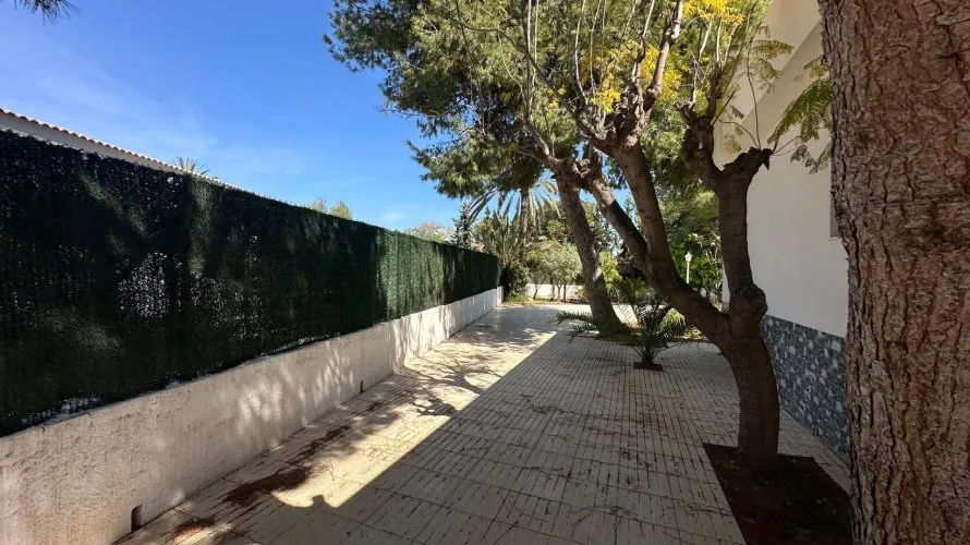 Villa de 5 dormitorios en San Vicente del Raspeig, Spain No. 1106 № 15