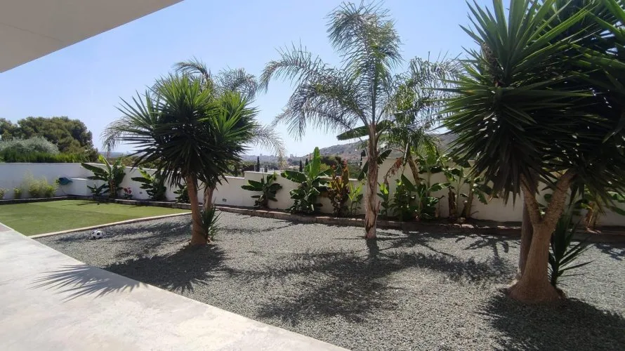 Villa de 5 dormitorios en Alicante, Spain No. 1983 № 10