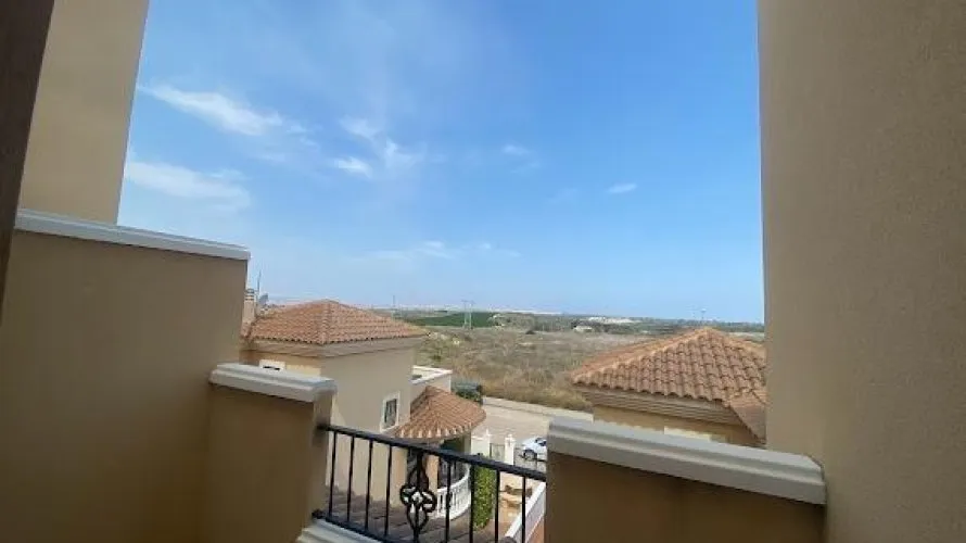 Сasa de 2 dormitorios en San Miguel de Salinas, Spain No. 1008 № 3