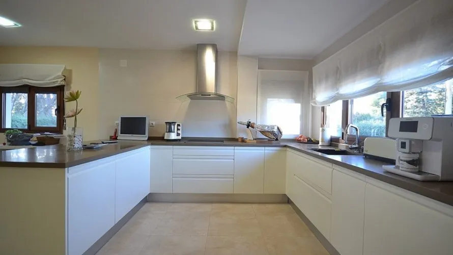 Apartamento de 5 dormitorios en Albacete, Spain No. 1247 № 1
