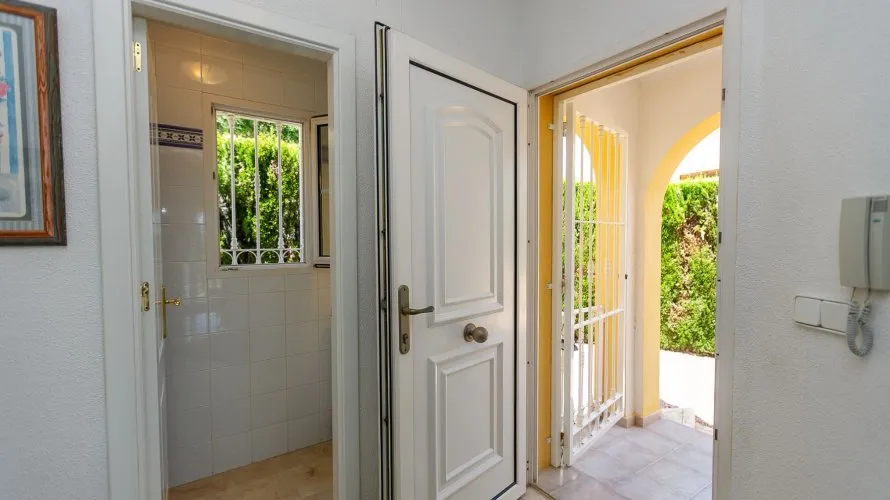 Villa de 194m² en Alicante, Spain No. 1360 № 7