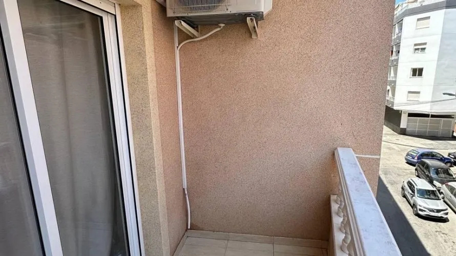 Apartamento de 2 dormitorios en Torrevieja, Spain No. 2236 № 2