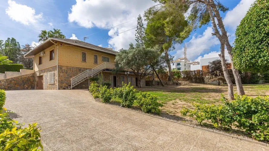 Villa de 5 dormitorios en Campoamor, Spain No. 1017 № 15