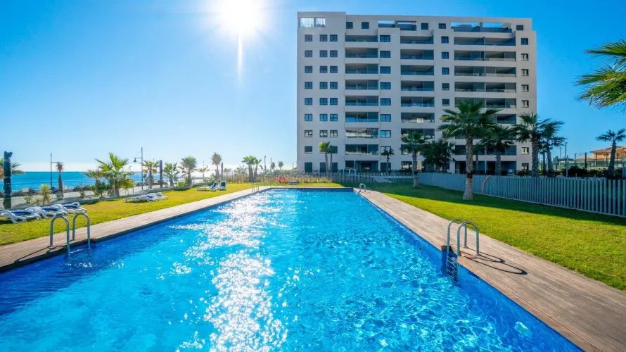 Ático de 3 dormitorios en Torrevieja, Spain No. 1020 № 3