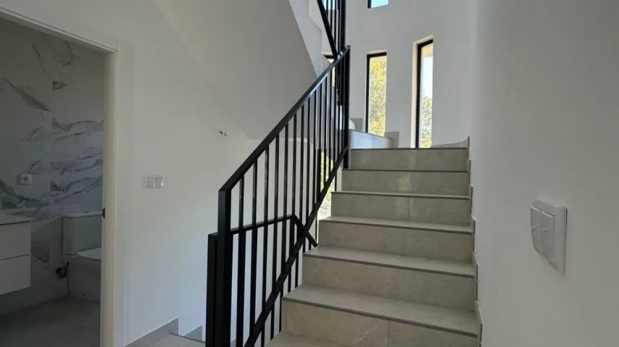 Villa de 5 dormitorios en San Vicente del Raspeig, Spain No. 1106 № 1