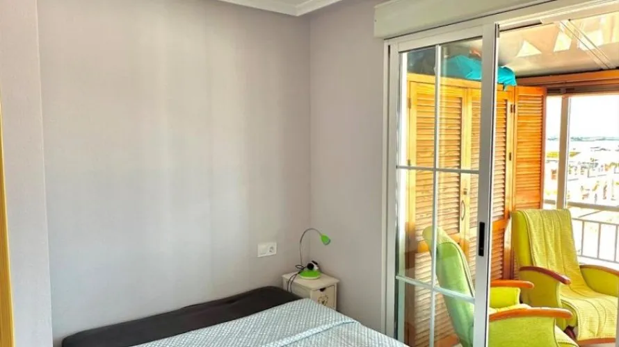 Apartamento de 2 dormitorios en Torrevieja, Spain No. 2238 № 7