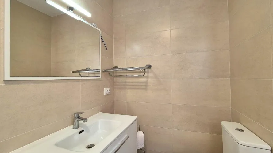 Apartamento de 1 dormitorio en Alicante, Spain No. 2234 № 2