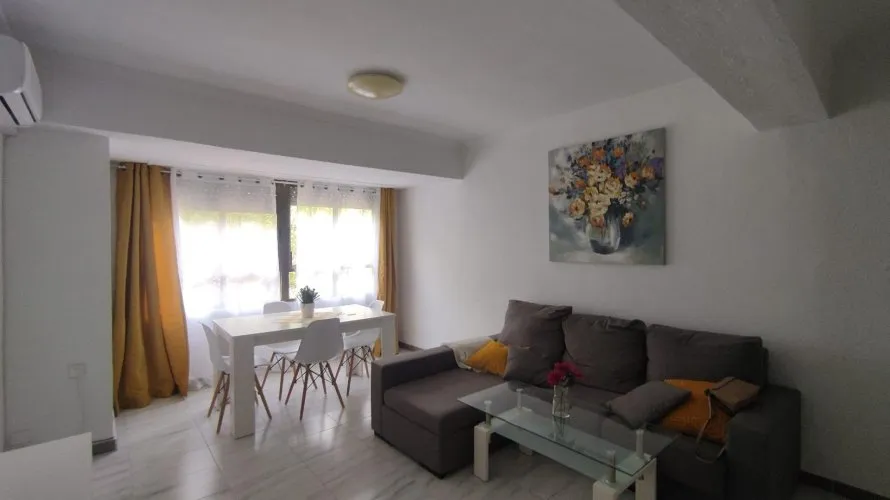 Apartamento de 3 dormitorios en Alicante, Spain No. 1127