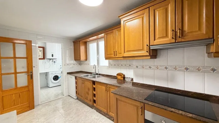 Apartamento de 3 dormitorios en Torrevieja, Spain No. 996 № 17