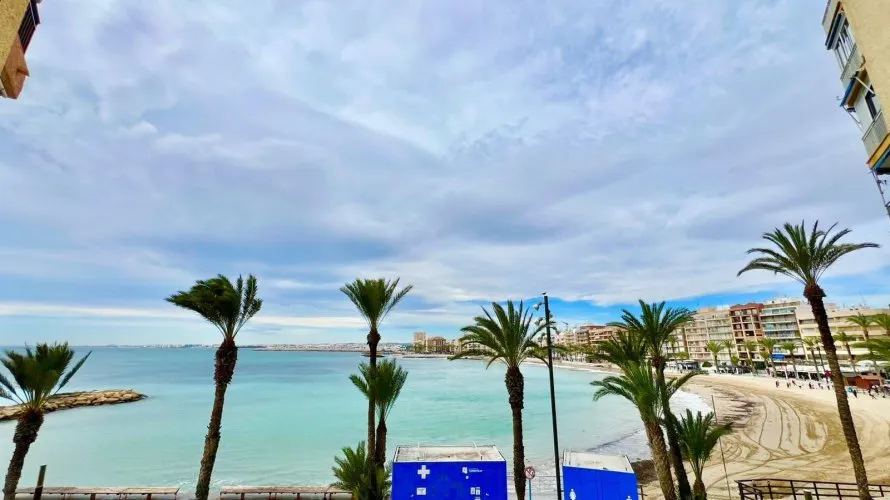 Apartamento de 3 dormitorios en Torrevieja, Spain No. 994 № 16