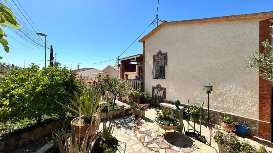 Apartamento de 4 dormitorios en La Nucia, Spain No. 1342 № 2