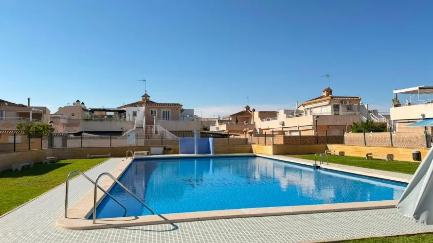 Сasa de 3 dormitorios en Torrevieja, Spain No. 1993 № 26