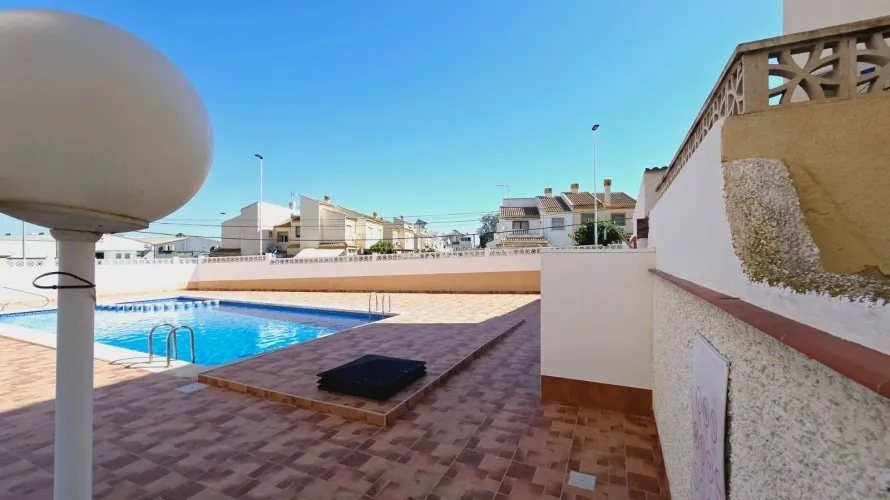 Apartamento de 1 dormitorio en Nueva Torrevieja, Spain No. 2218 № 1