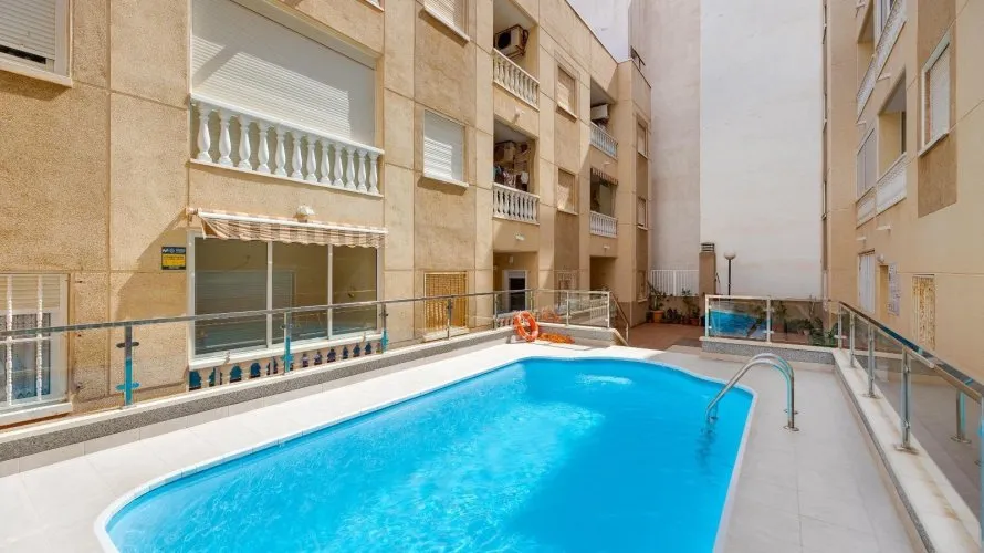 Apartamento de 43m² en Torrevieja, Spain No. 2240 № 1