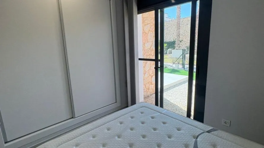 Apartamento de 2 dormitorios en Villamartin, Spain No. 1002 № 17