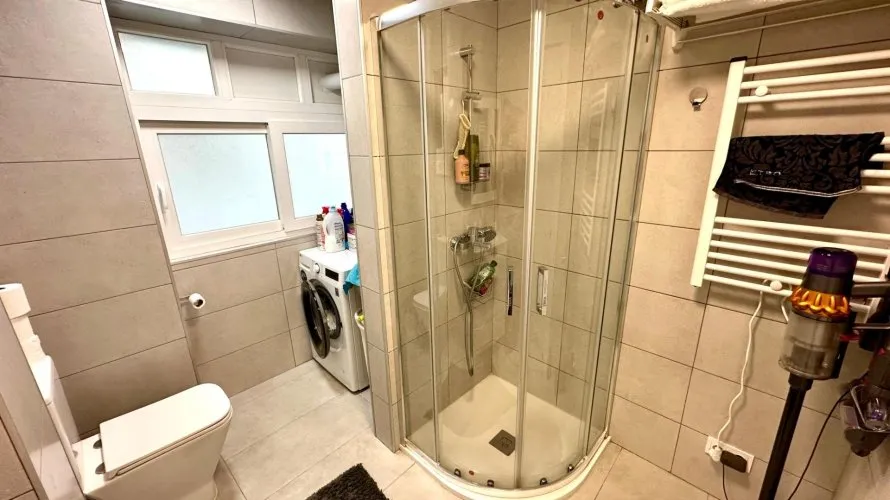 Apartamento de 4 dormitorios en Alicante, Spain No. 1943 № 25