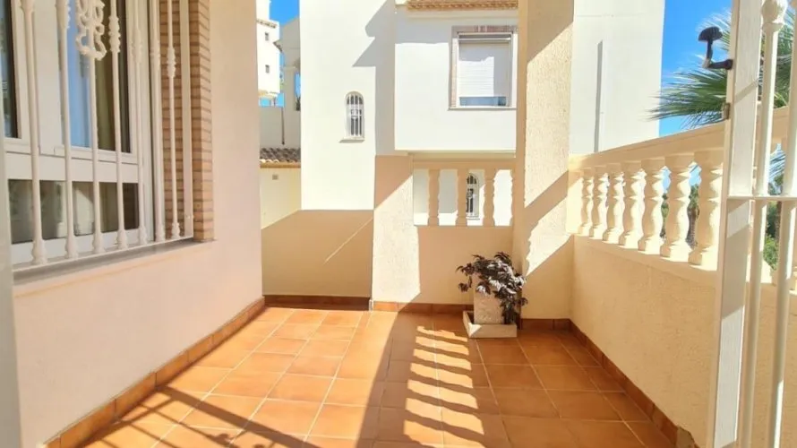 Villa de 124m² en Alicante, Spain No. 966 № 16