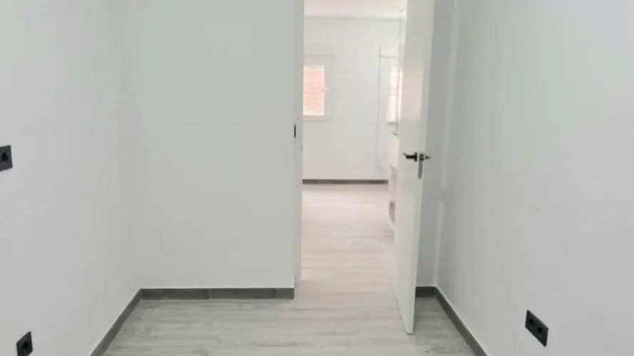 Apartamento de 2 dormitorios en Mieres, Spain No. 2189 № 12