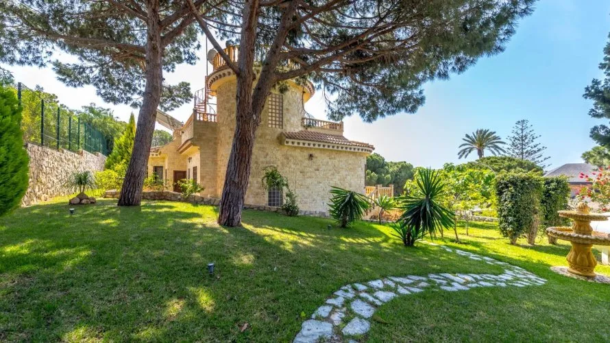 Villa de 4 dormitorios en Campoamor, Spain No. 1338 № 28