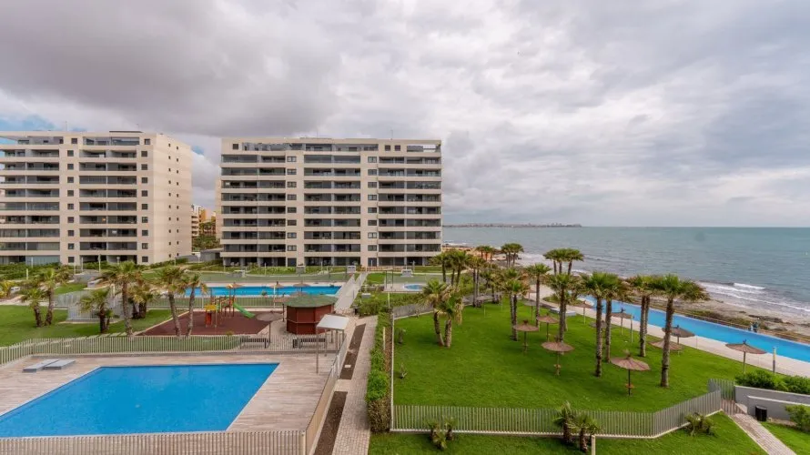 Apartamento de 98m² en Torrevieja, Spain No. 1955 № 2