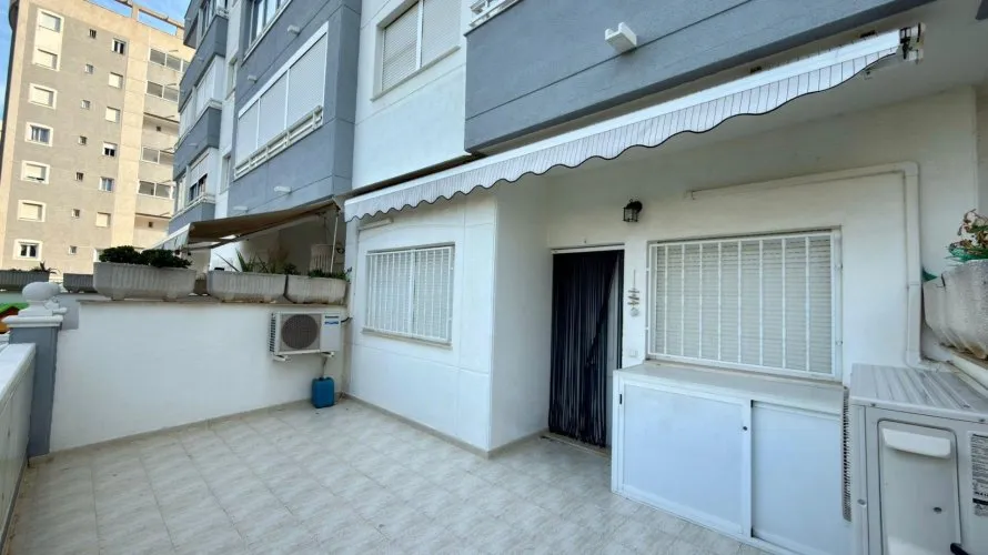 Apartamento de 2 dormitorios en Villajoyosa, Spain No. 1110